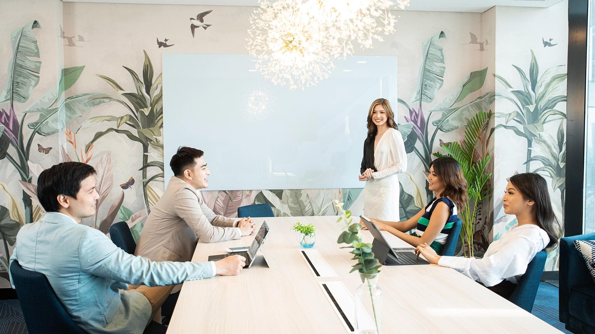 Team meeting in a vibrant KMC Meeting Room