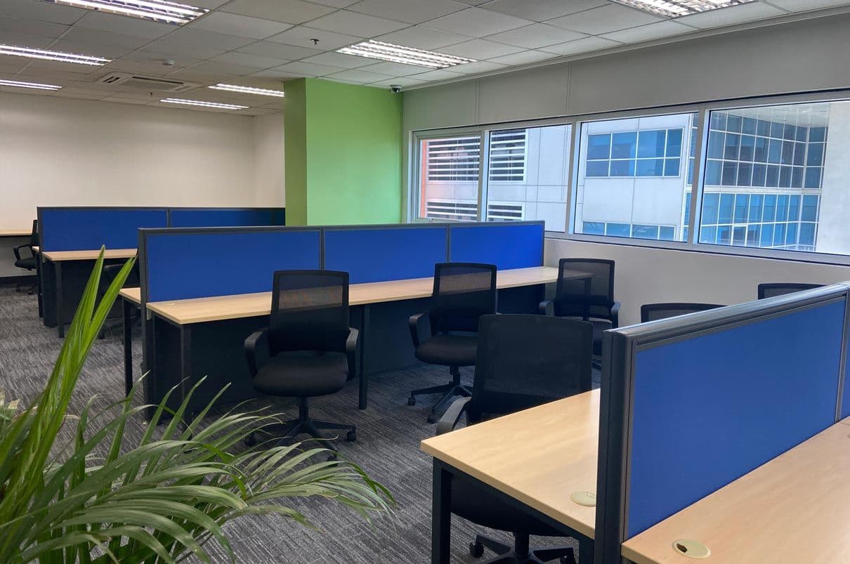 Available offices in Rockwell Business Center Tower 1
